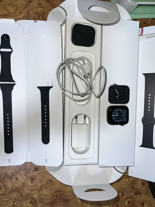 Apple Watch 5. 44mm полный комплект
