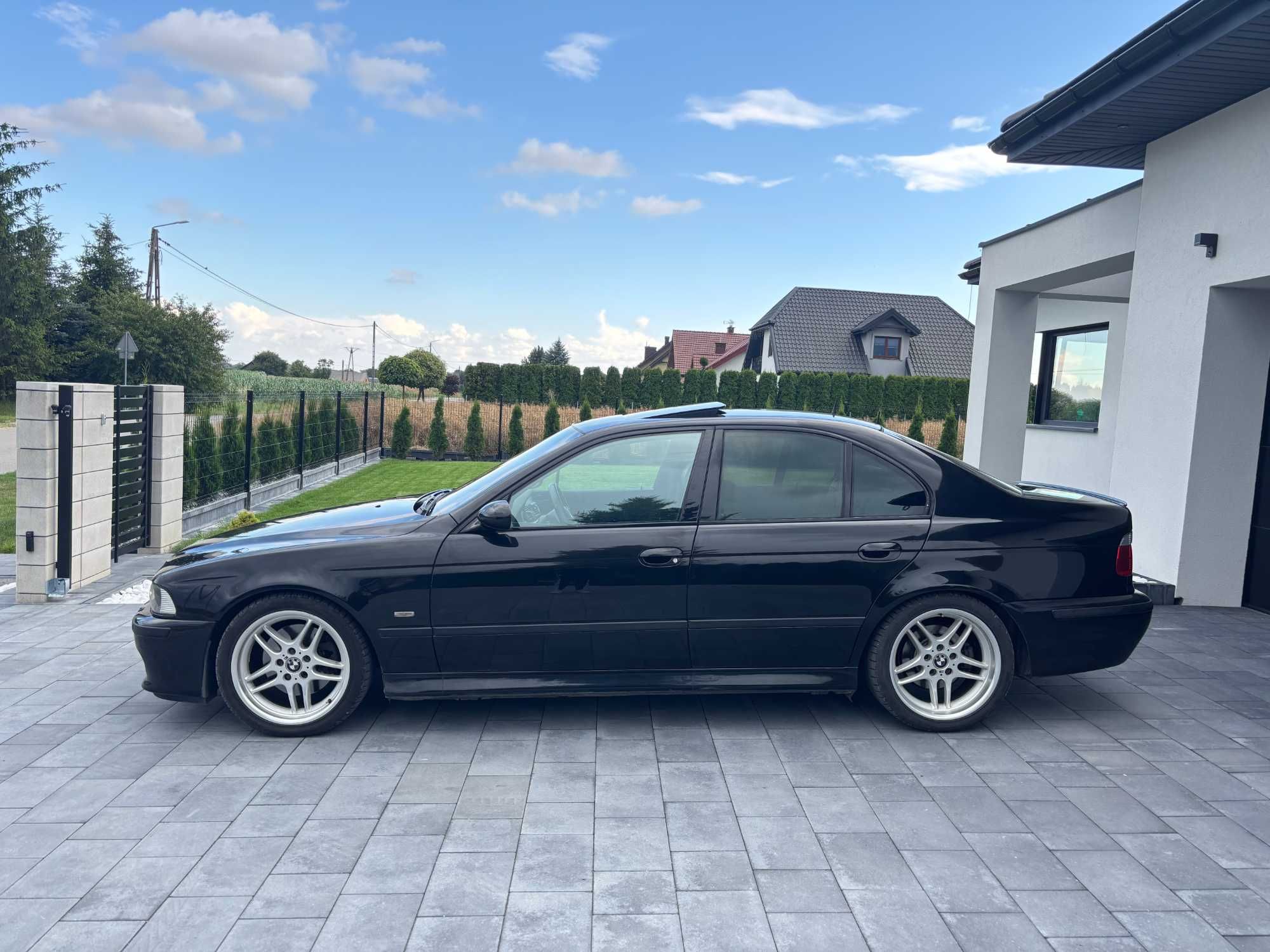 BMW e39 3.0i 2002 fabryczny M-pakiet