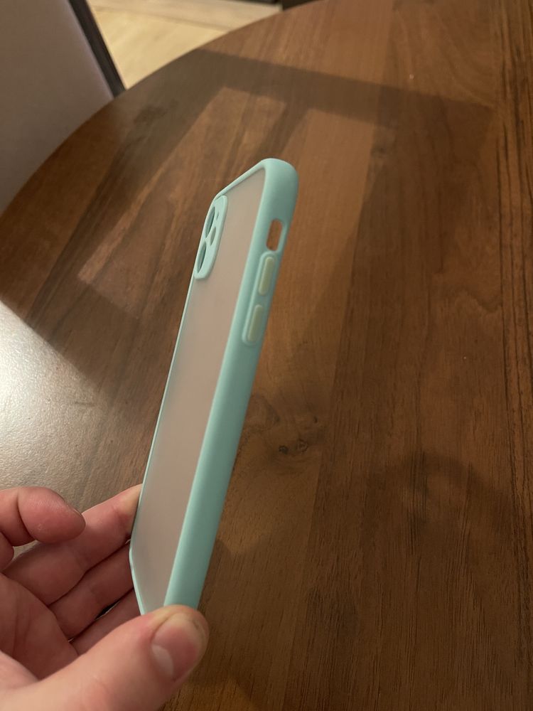 Etui Iphone 11 - stan bardzo dobry