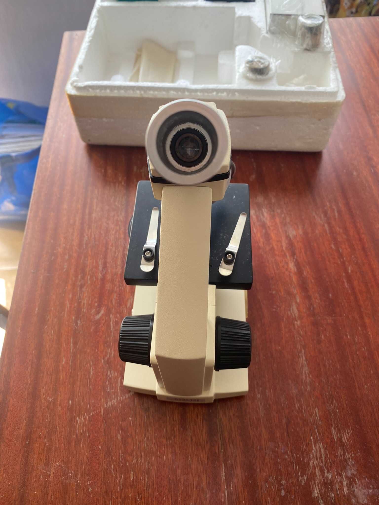 Mikroskop Biolux 654