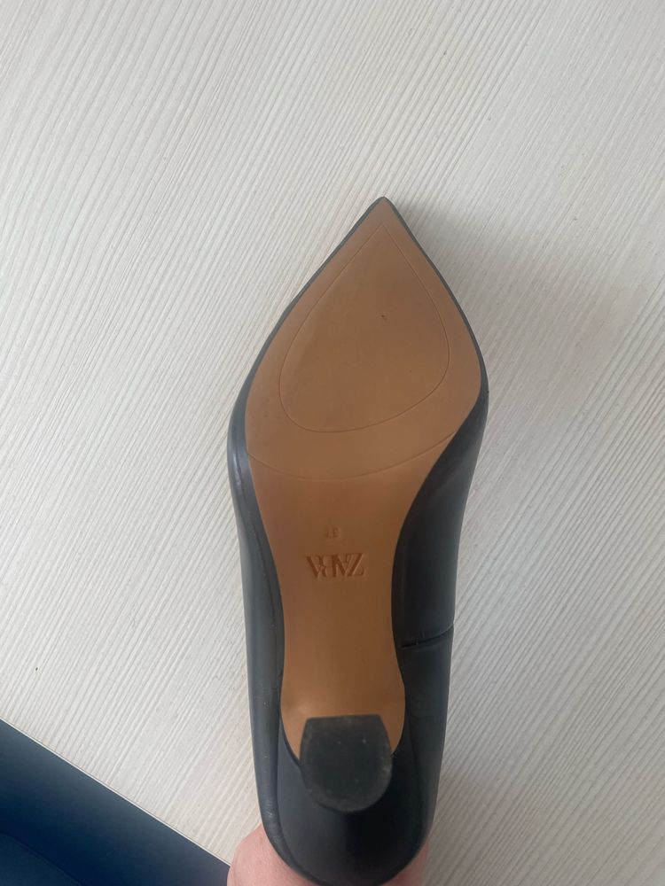 Туфлі човники Zara 37р