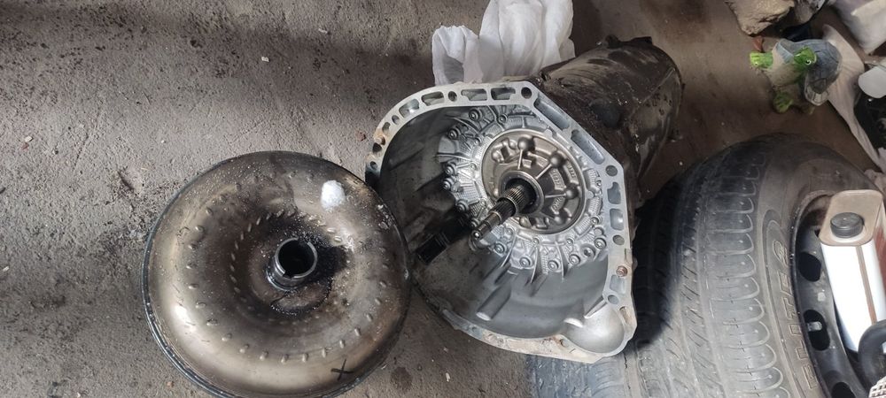 Коробка mersedes e211 під реставрацію