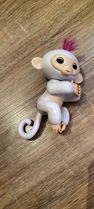 Małpka Fingerlinks interaktywna