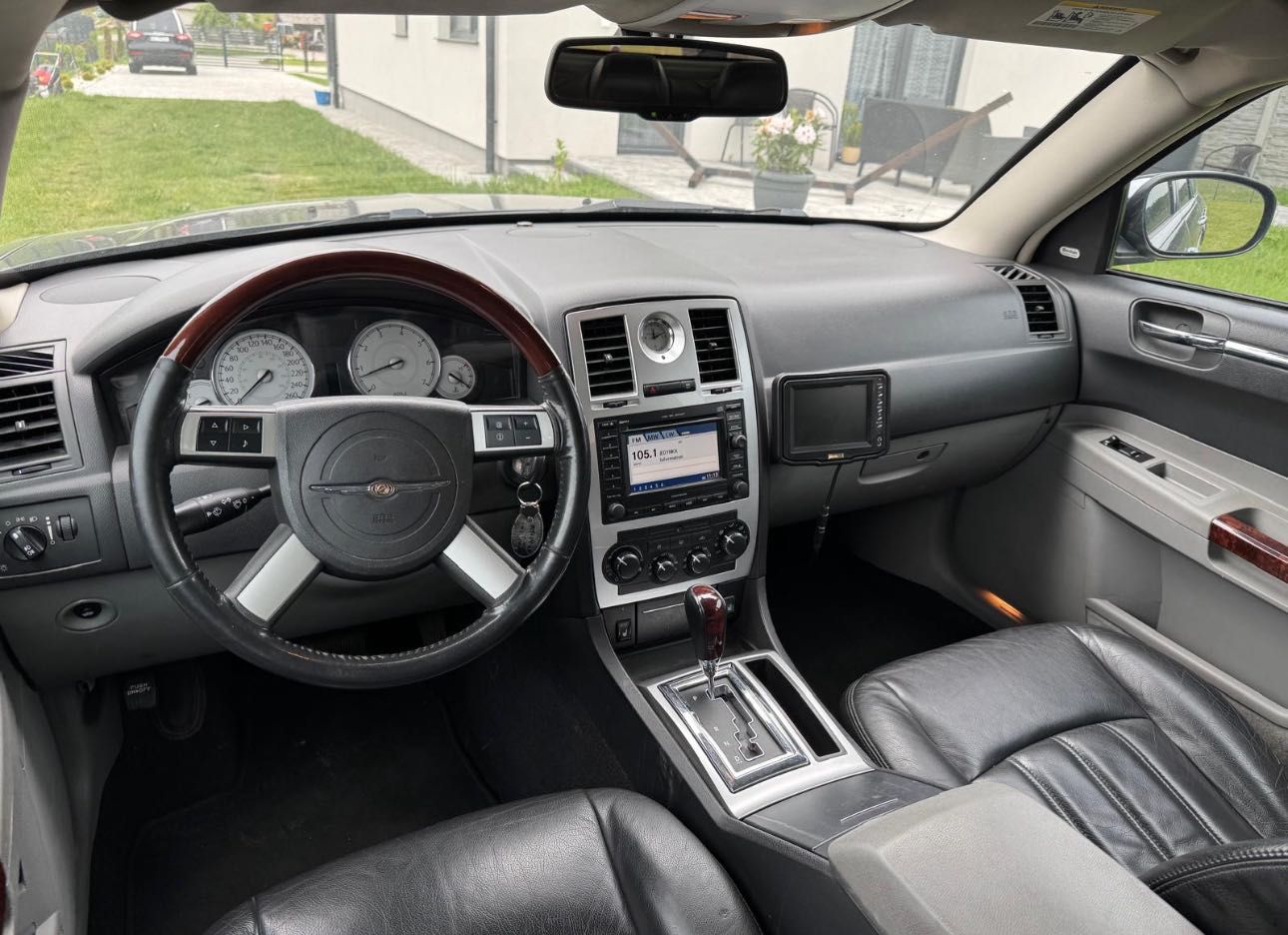 Karawan Pogrzebowy Chrysler 300C Intercar
