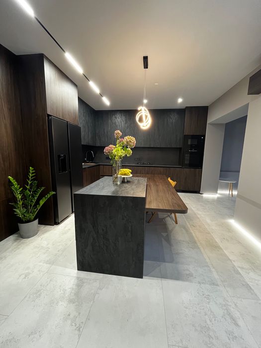 Продаж 1\2 котеджу з ремонтом у Бірках