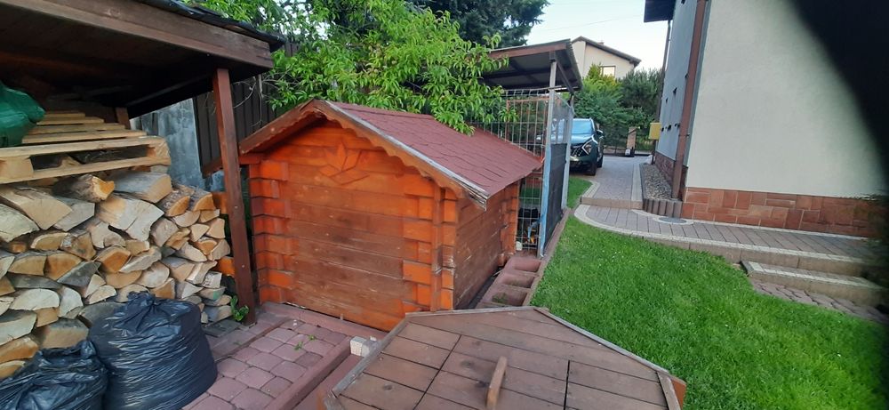 Buda dla psa -solidna