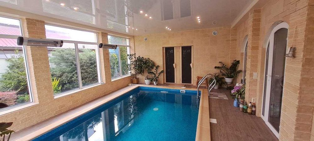 Продаж класного будинку в Рибальському на березі річки