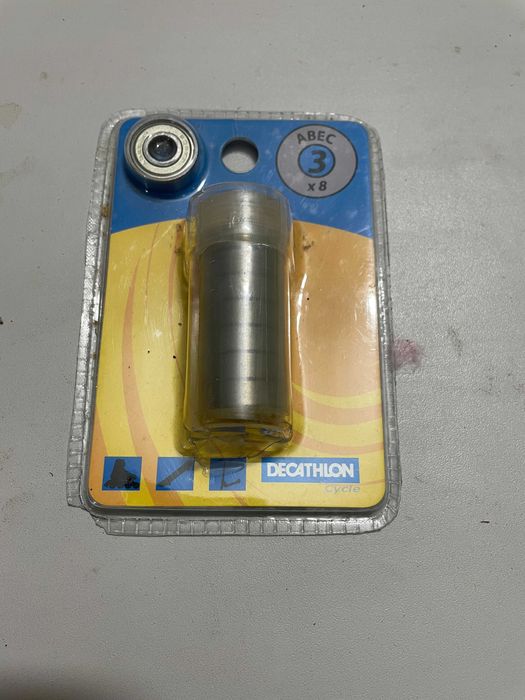 Zestaw 8 łożysk ABEC 3 do rolek, deskorolki, hulajnogi