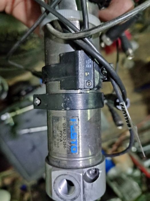 Siłownik pneumatyczny Festo 16x200