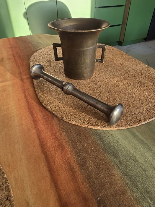 Moździerz mosiężny.