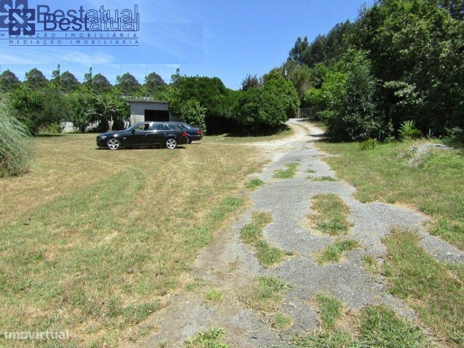 Terreno 4000 m2-c/1500 m2 de área p/construção Moradias-A 3 Min. do