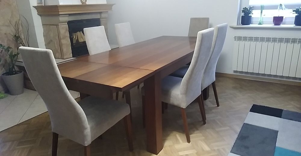 Stół i krzesła z serii mebli klose