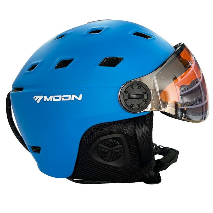 Kask narciarski z szybką