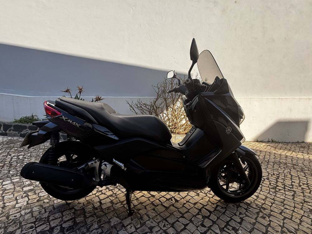 Yamaha xmax 250…