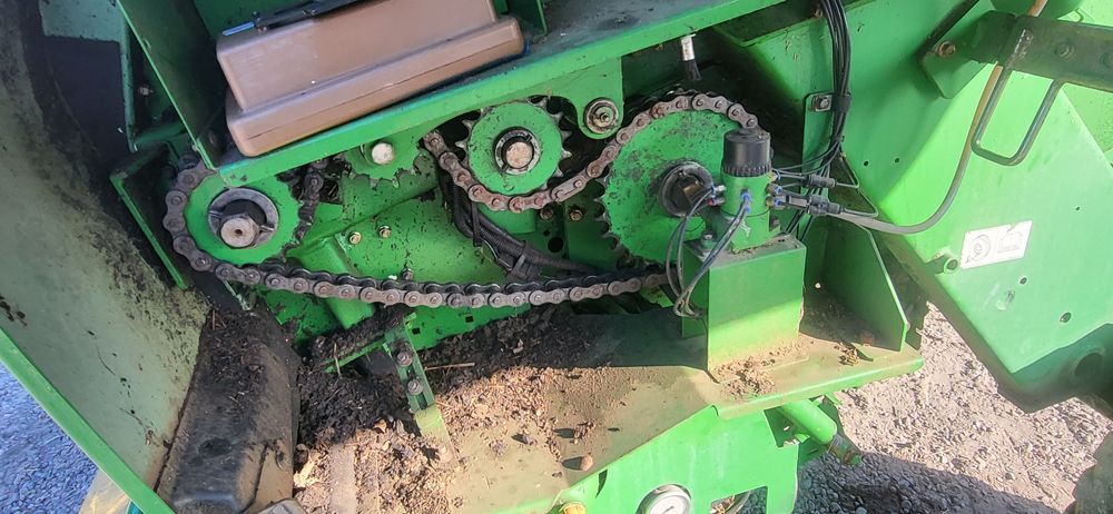 Prasa rolująca John Deere 854 pasowa nie claas