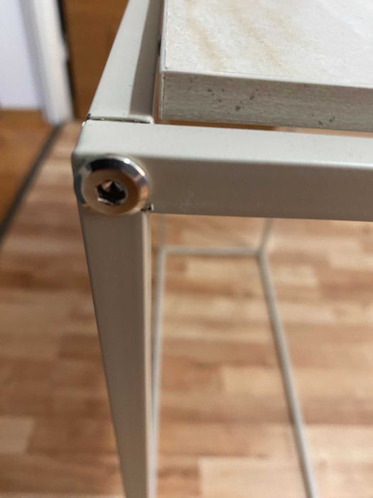 Mebel konsola / Konsola meblowa o wymiarze 76x30x76 w kolorze beżowym