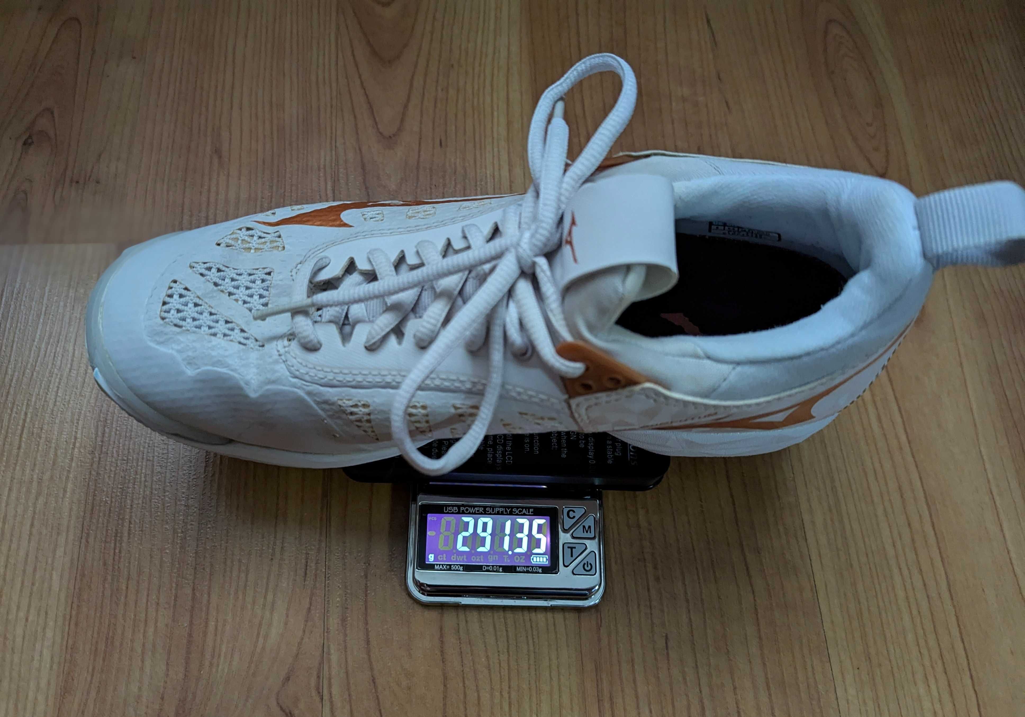Кроссовки Mizuno Wave Momentum 38.5 9 волейбол спорт