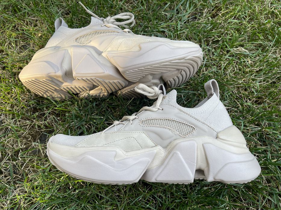 Чоловічі кросівки ZARA