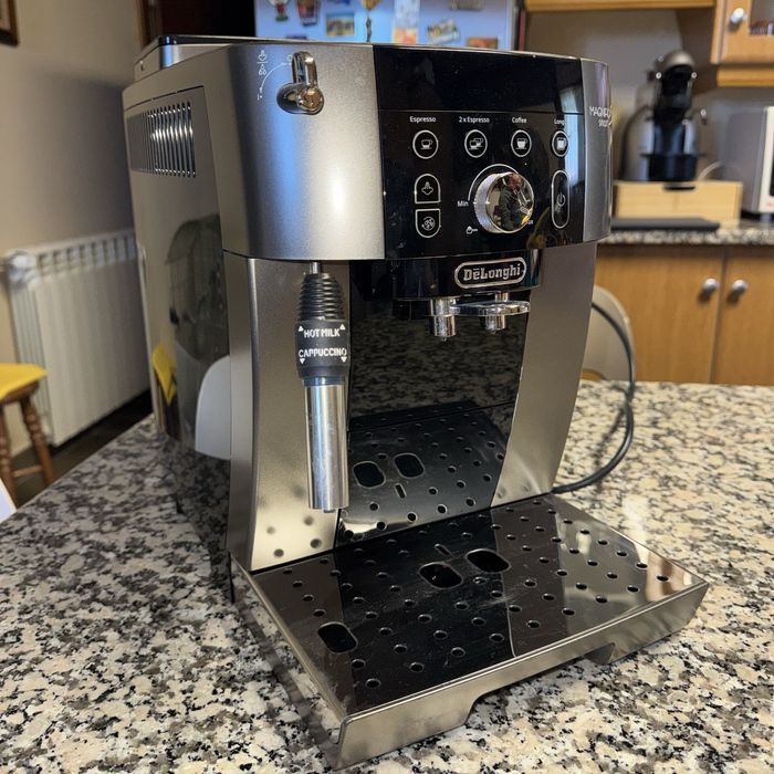 Máquina de Café DeLonghi