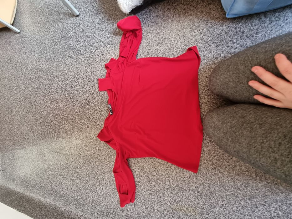 bluzka czerwona raczej s/m