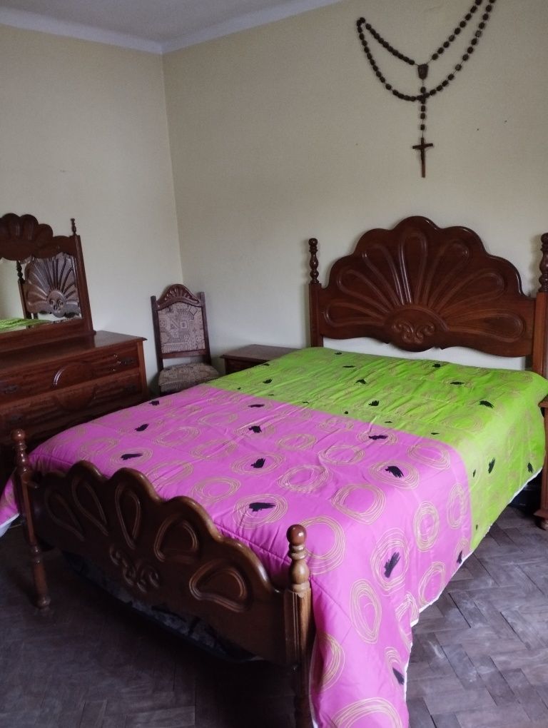 Conjunto de quarto mais colchão