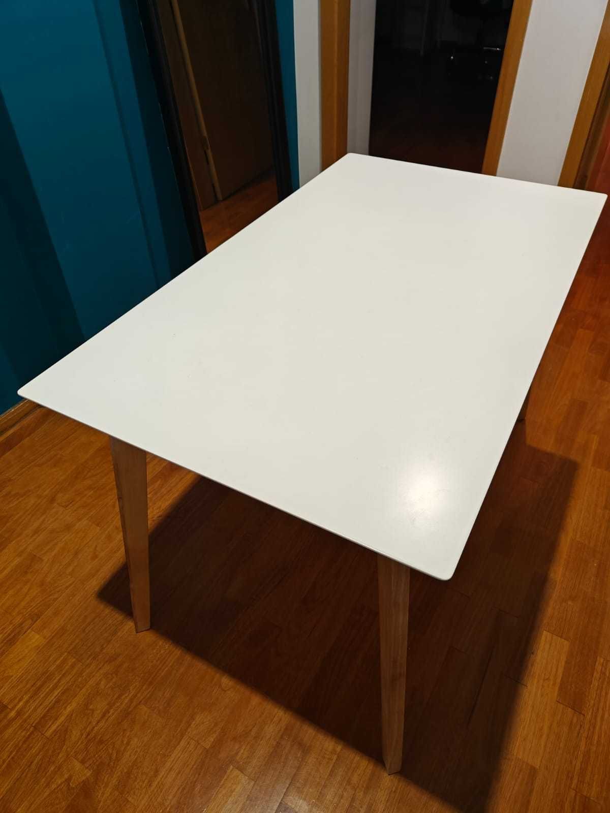 Mesa de Jantar Branca 1,20m x 0,7m x 0,75m