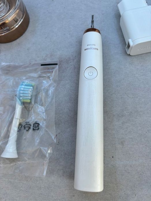 uszkodzony szczoteczka  philips sonicare diamondclean hx9391/92