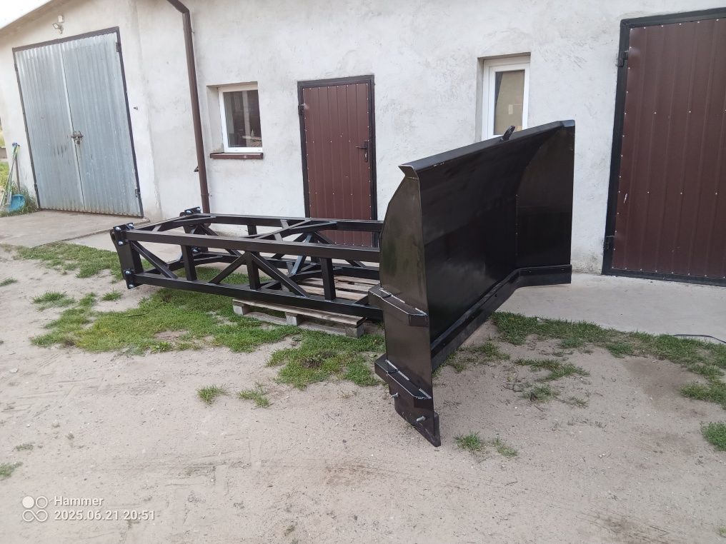 Podgarniacz spych przedłużka do pryzm, do podgarniania zboża Manitou