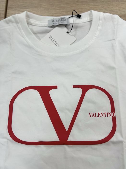 футболка валентіно