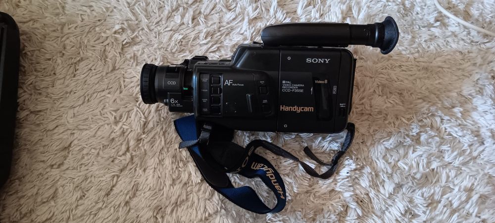 Máquina filmar Sony CCD-F55E antiga ( não carrega)