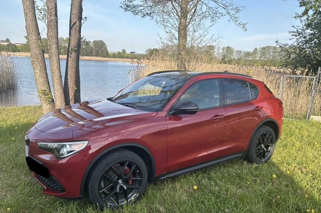 Alfa Romeo Stelvio 2.0 Turbo 16V AT8-Q4 Ti