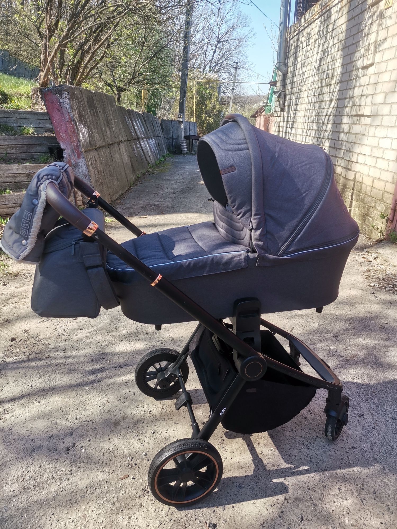 Детская коляска Carrello Epica 2 in 1