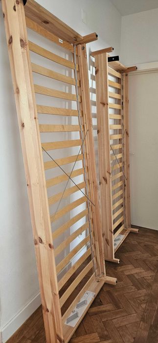 Cama Ikea solteiro dupla ou casal em pinho com colchão.