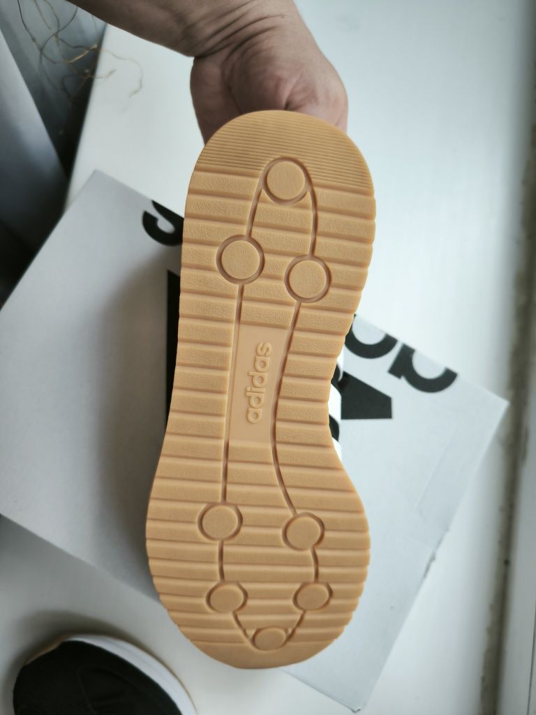 Кроссовки Adidas оригинал 42 р. 26.5 см