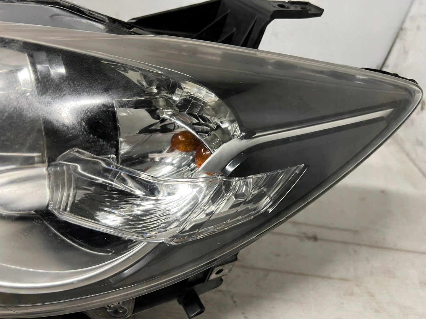 MAZDA CX-5 1 I PRZED LIFT 12-14 KD7751040D LAMPA LEWA PRZEDNIA H11 RHD UK