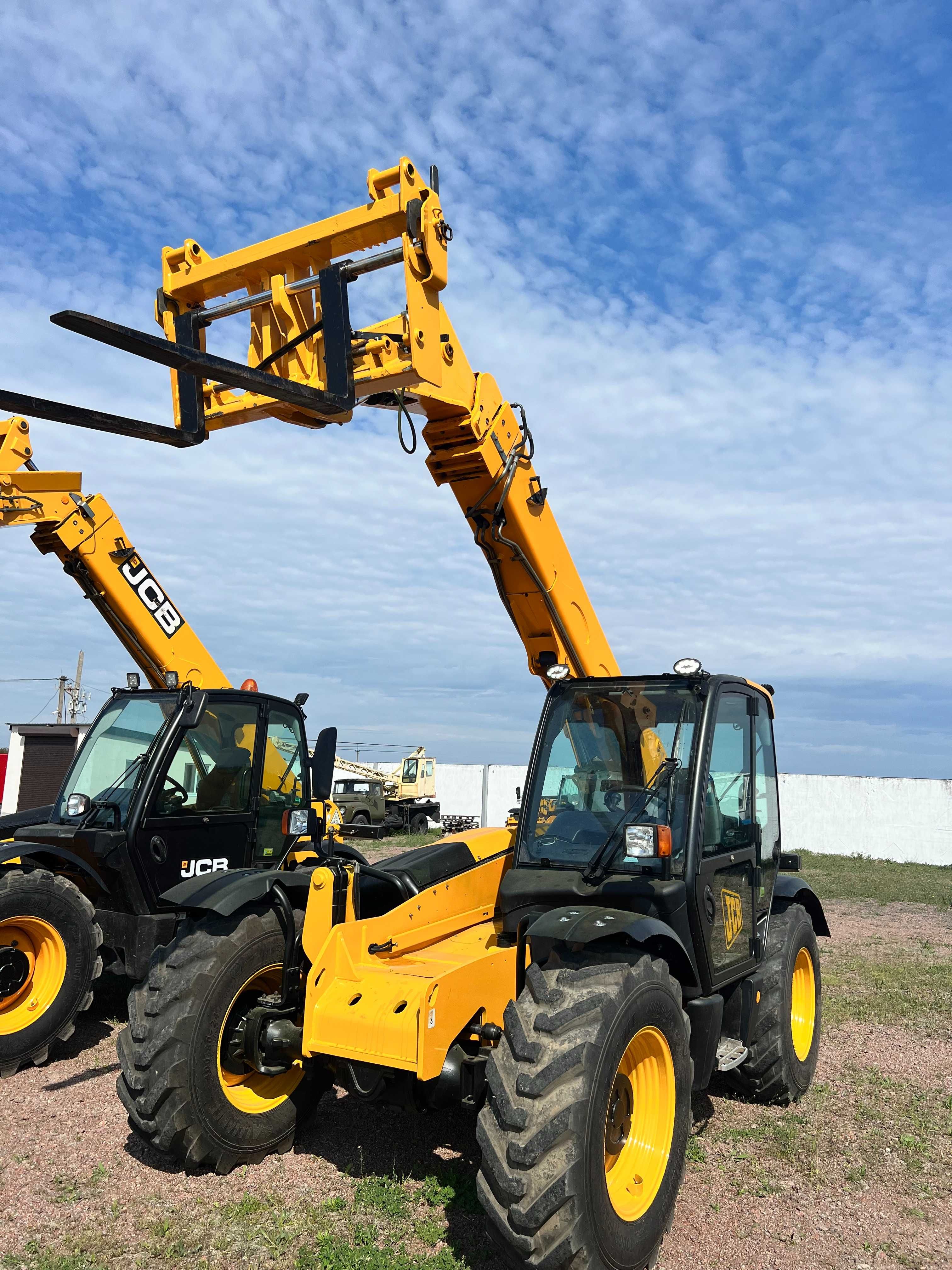 Продається телескопічний навантажувач JCB 535-95 2010 р.в