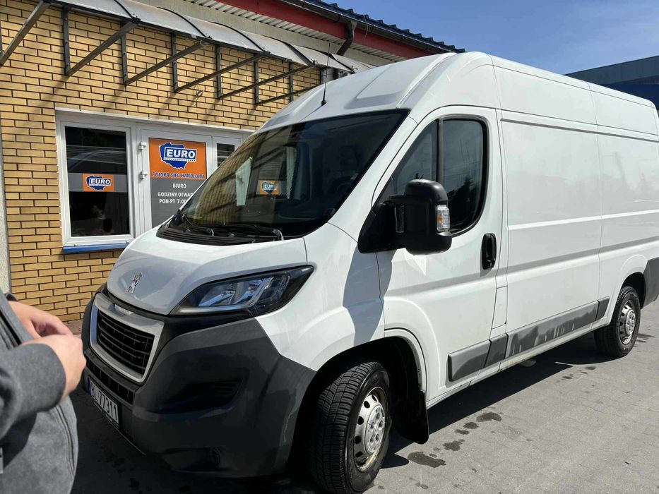 BUS Peugeot Boxer 2.2 HDi • 2015 • ładowność 3,3 t • DMC 5,8 t