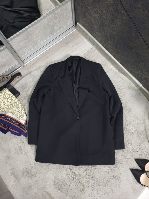 актуальний блейзер прямого крою, піджак жіночий оверсайз PRETTY LITTLE