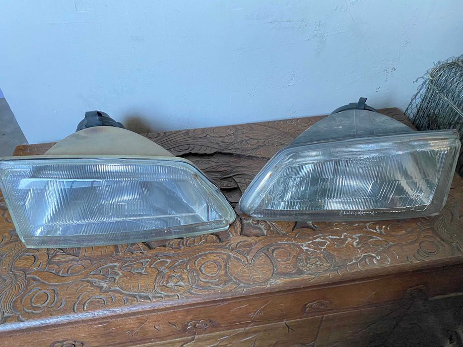 Faróis Peugeot 205