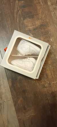 Buciki Nike dla noworodka niechodki, adidasy