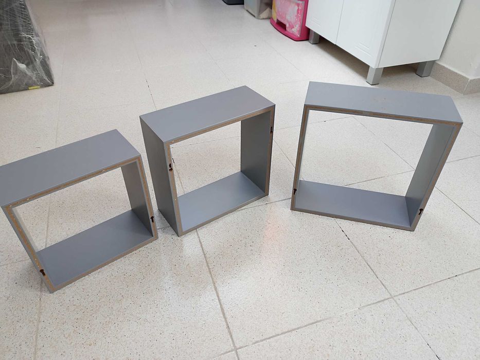 prateleiras em cubos