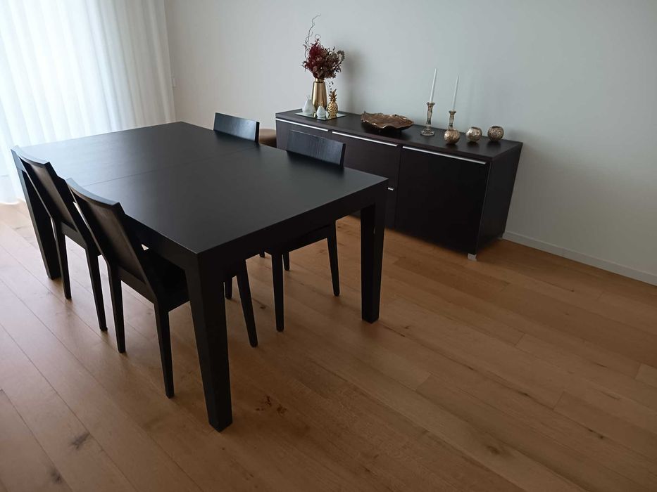 Sala de jantar completa