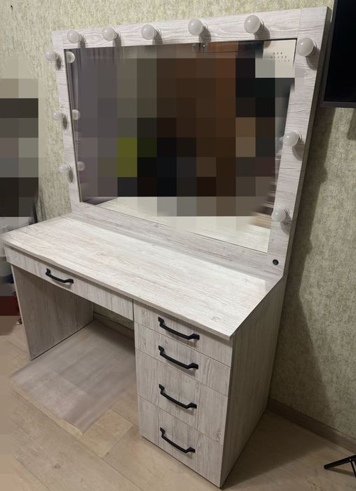 Туалетный столик