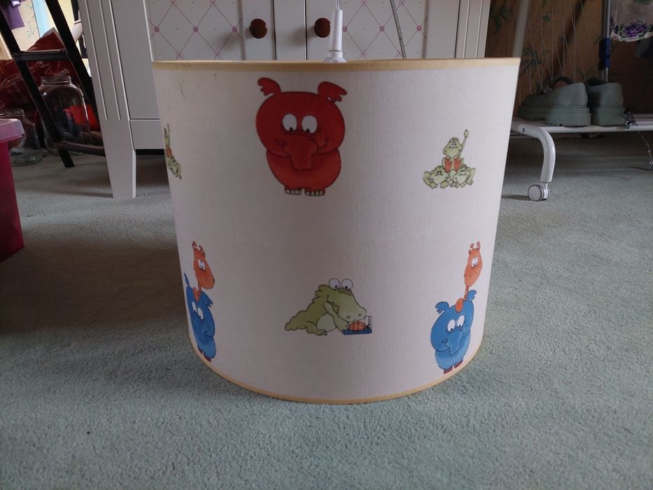 Lampa do pokoju dziecięcego w pocieszne zwierzęta