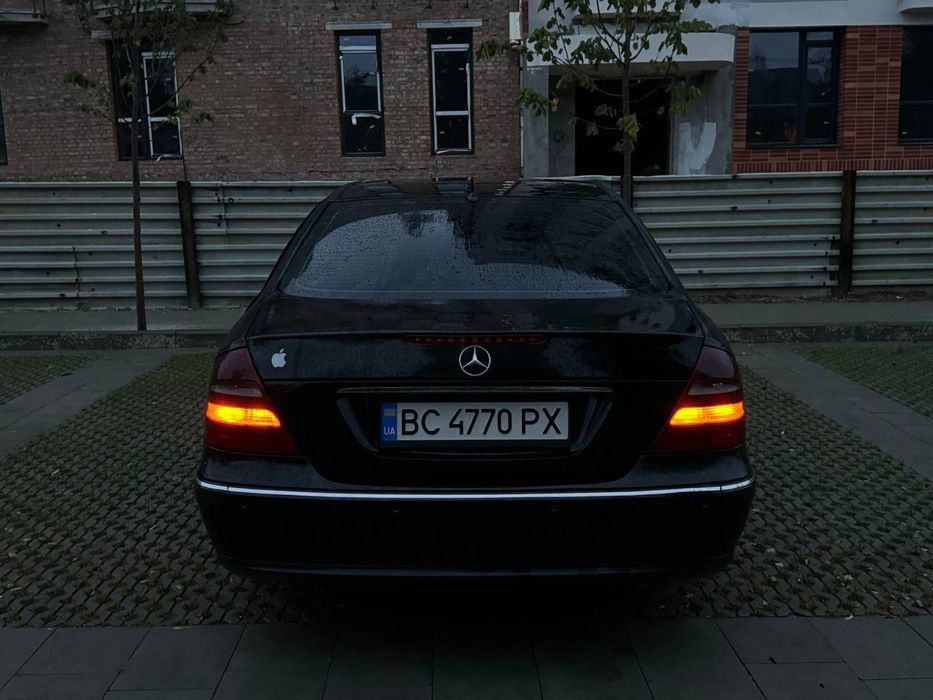 Продам Мерседеса 211