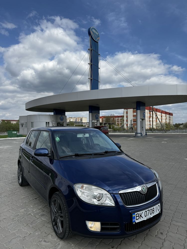 Продам SKODA FABIA II 2007 1.4 бензин