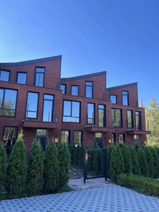 Триповерховий таунхаус Розтермінування єОселя Сертифікат оформлення 2%