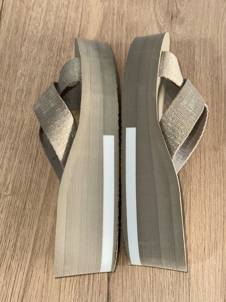 Klapki na koturnie damskie Tommy Jeans Hilfiger r.39 24,5 cm