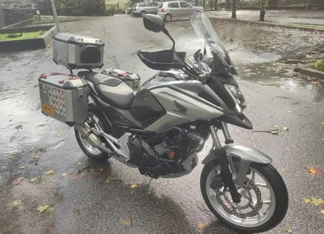 Troco nc750x por carrinha fechada