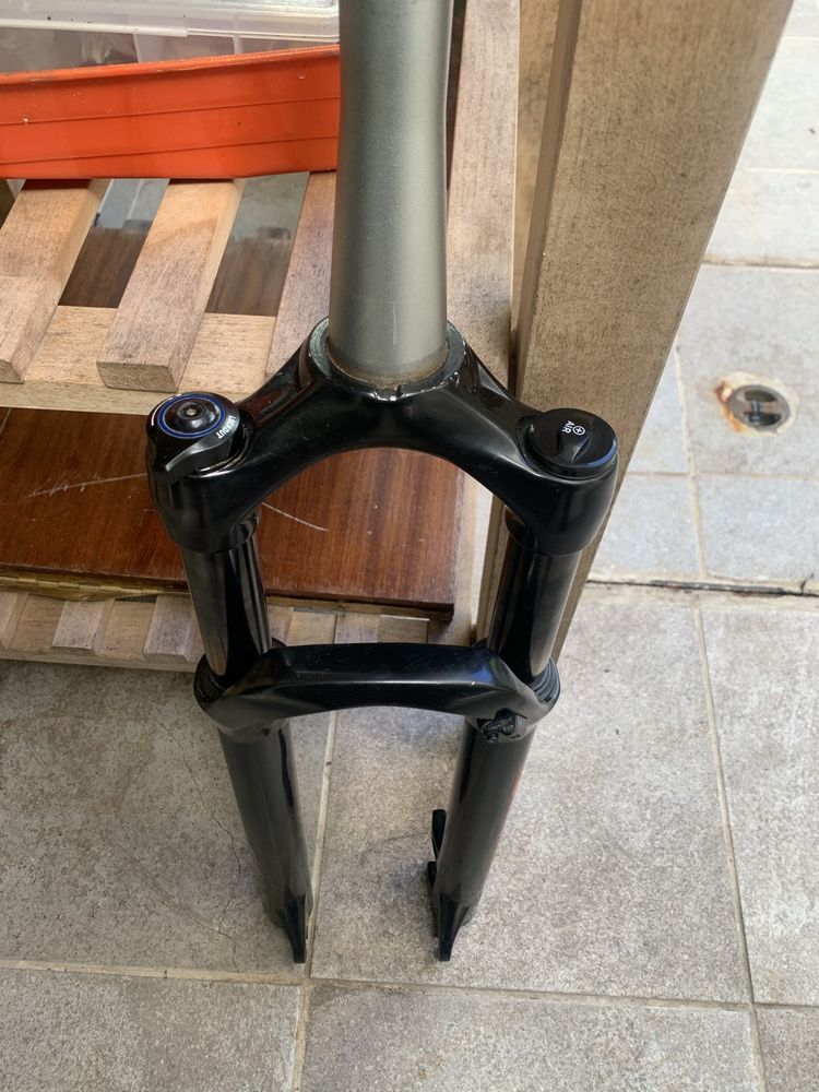 Suspensão 29 rockshox. Xc 30